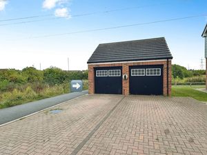 Photo 16- click for photo gallery